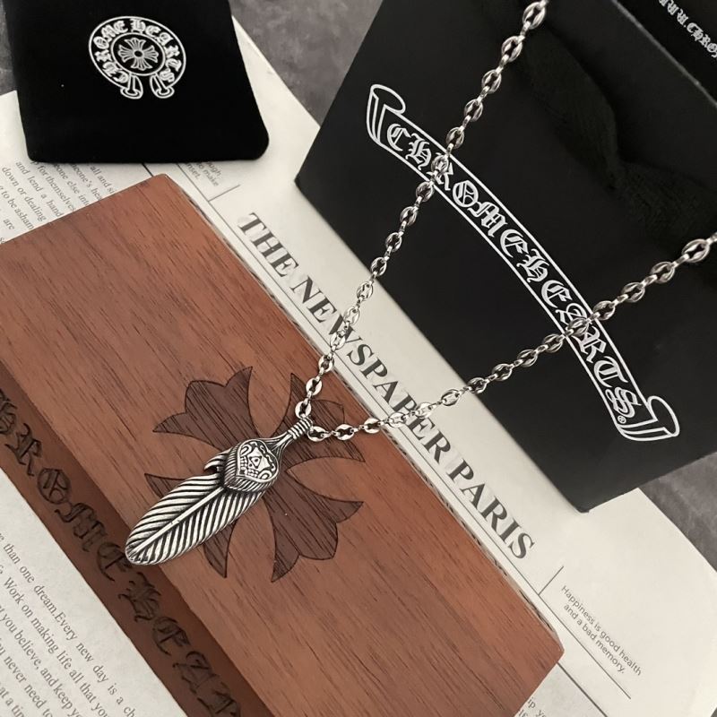 Ch**me He**ts necklaces